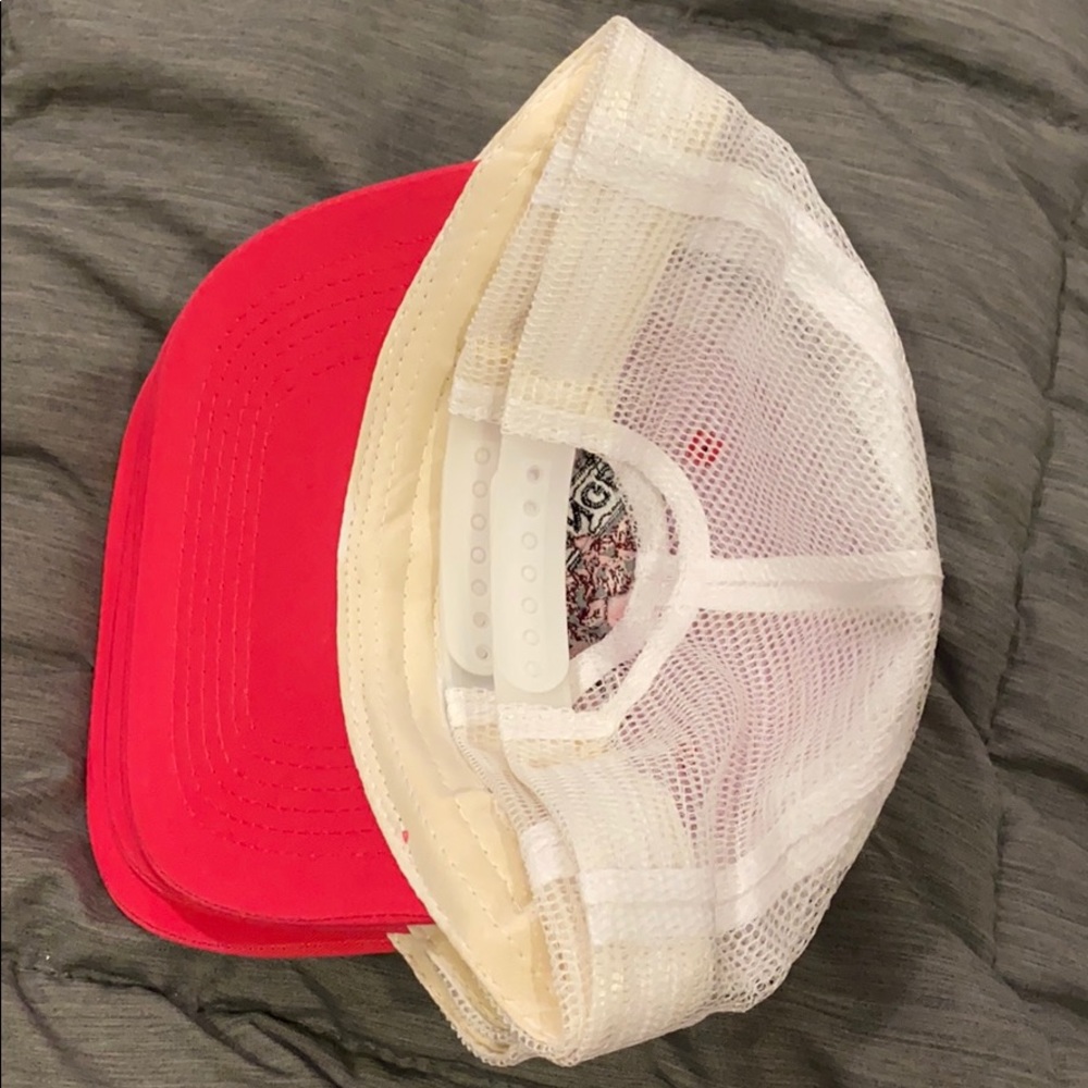 Pink/white hat - Picture 2 of 2